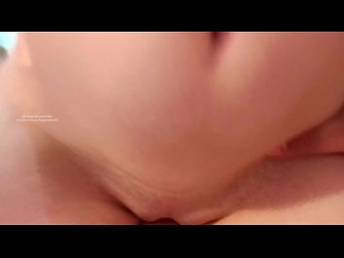 ❤️ Spím v izbe svojej sestry a tak som sa zobudila ☑ Super porno na nás ️❤