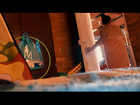 ❤️ Môj strýko za mnou ide do sprchy, šuká ma, kým sa sprchujem. ☑ Super porno na nás ️❤